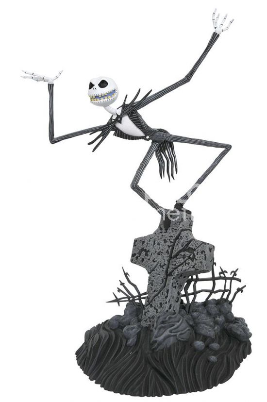 DIAMOND GALLERY DISNEY - JACK SKELLINGTON PVC DIORAMA 28CM